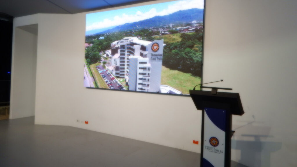 Pantalla LED - U Santo tomas