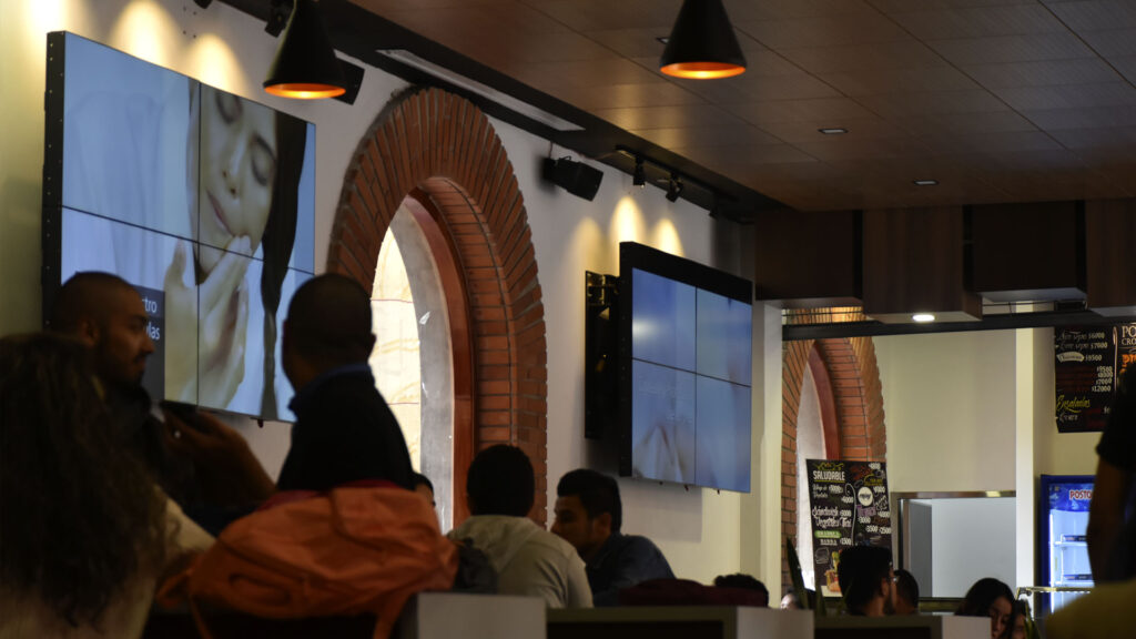 VideoWalls - Universidad Santo Tomás