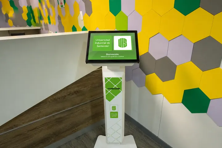 Queue management and user service system at UIS